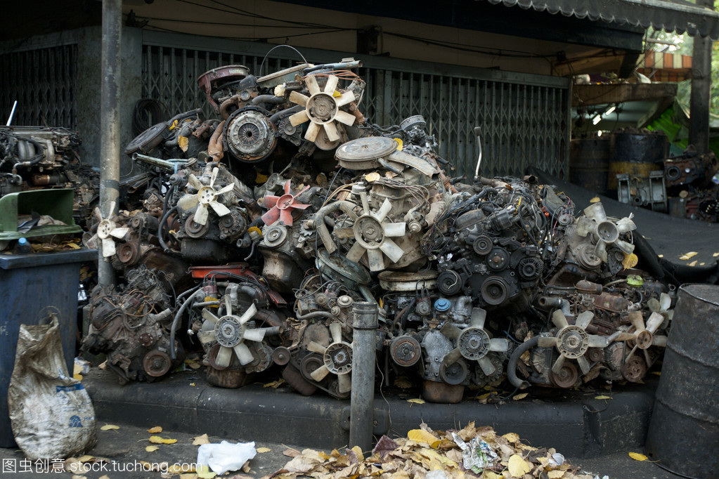 汽車的發(fā)動(dòng)機(jī)廢金屬